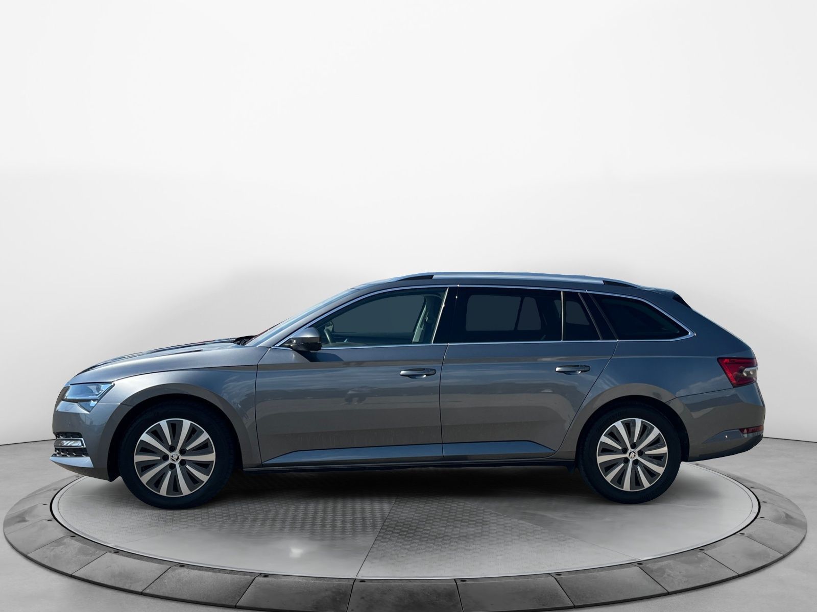 Skoda Superb Combi 2.0TDI Navi LED AHK Kamera foto 3