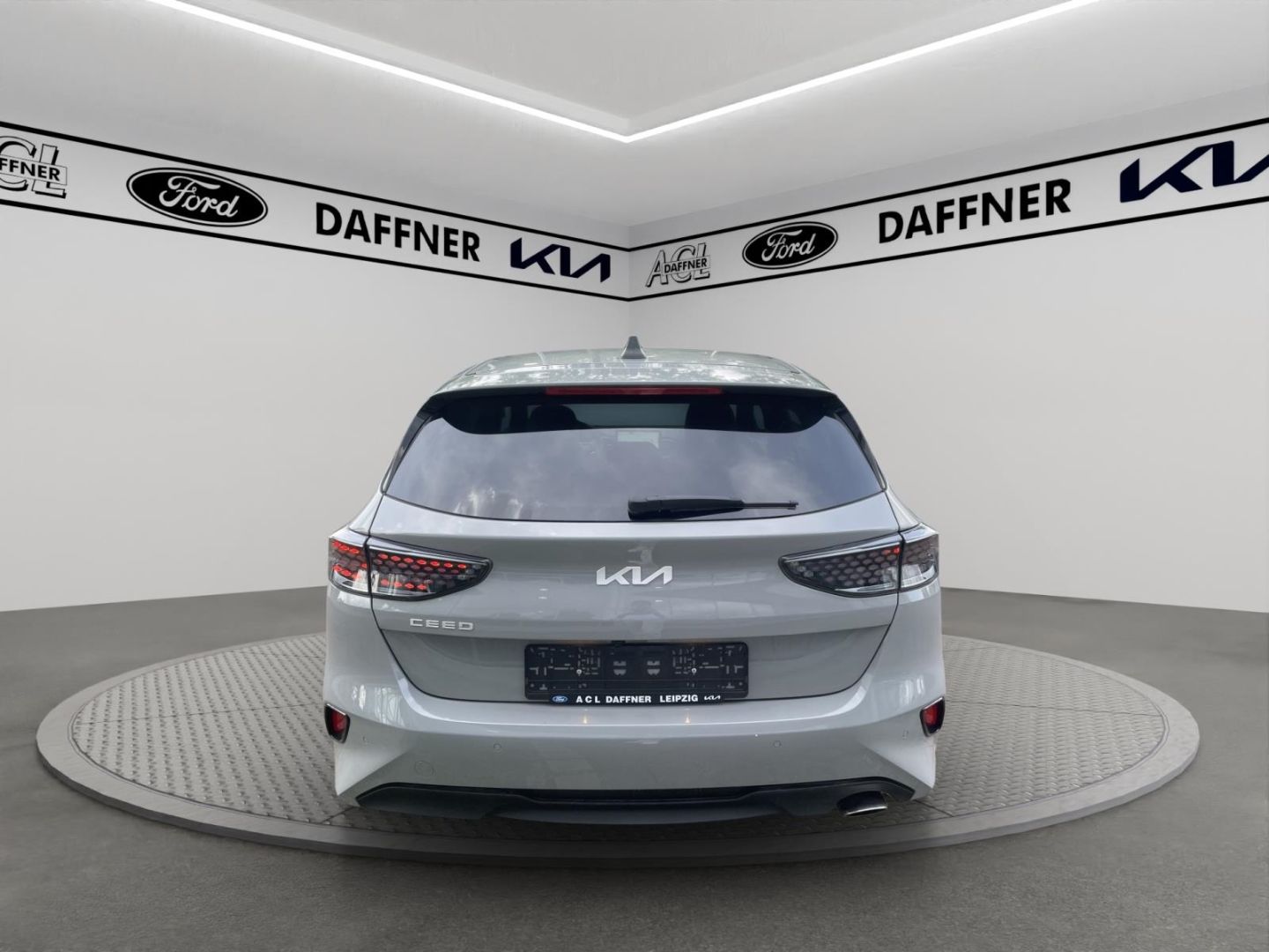 Fahrzeugabbildung Kia Ceed Nightline JBL Kamera Tempomat SpurhalteASS