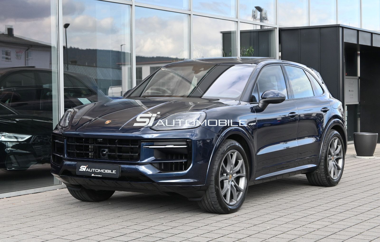 Fahrzeugabbildung Porsche Cayenne E-Hybrid SPORT DESIGN °UVP 156.695€°PDCC