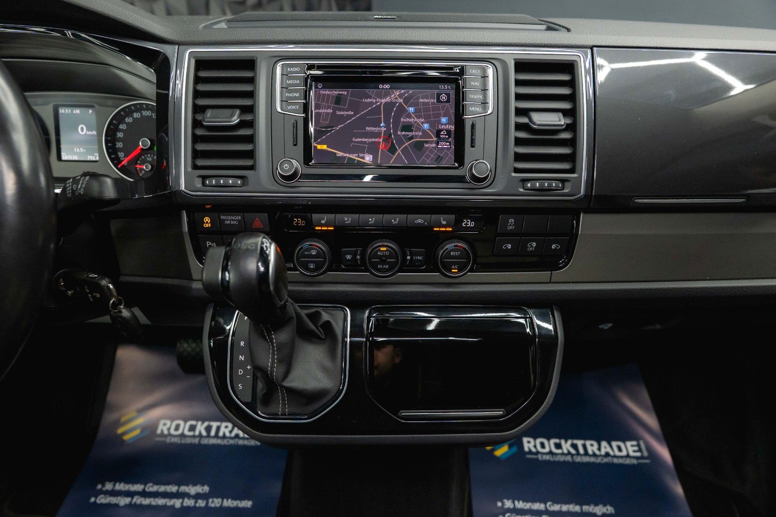 Fahrzeugabbildung Volkswagen T6 Multivan 2.0TDI DSG Edition 30 4Motion ACC