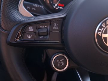 Alfa Romeo Giulia Veloce Q4 2.0 Turbo 16V Kam.+KeyLess+SHZ