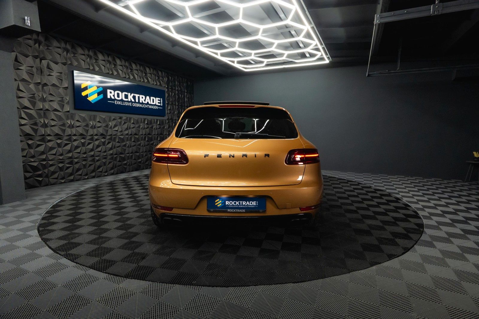 Fahrzeugabbildung Porsche Macan Turbo FENRIR | AURUM | CHRONO+ | LUFT | 21