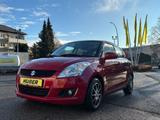 Suzuki Swift Comfort+ mit Schiebedach - Suzuki Swift: Rot