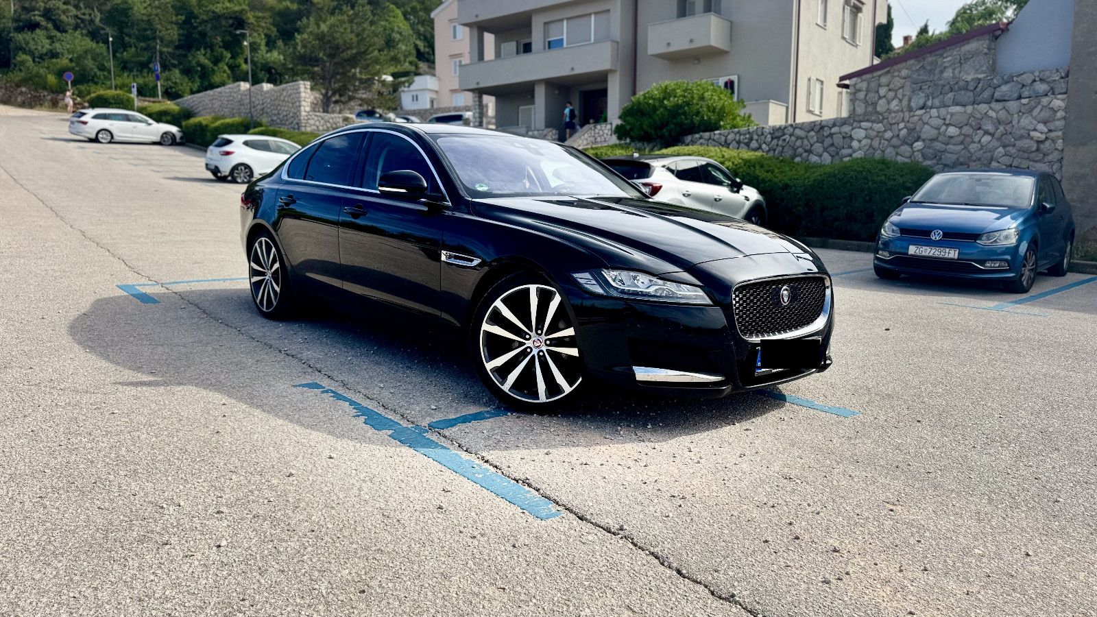 JAGUAR XF