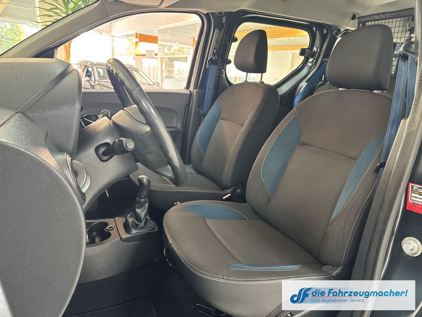 Fahrzeugabbildung Dacia Dokker Celebration ACC Apple CarPlay Android Aut