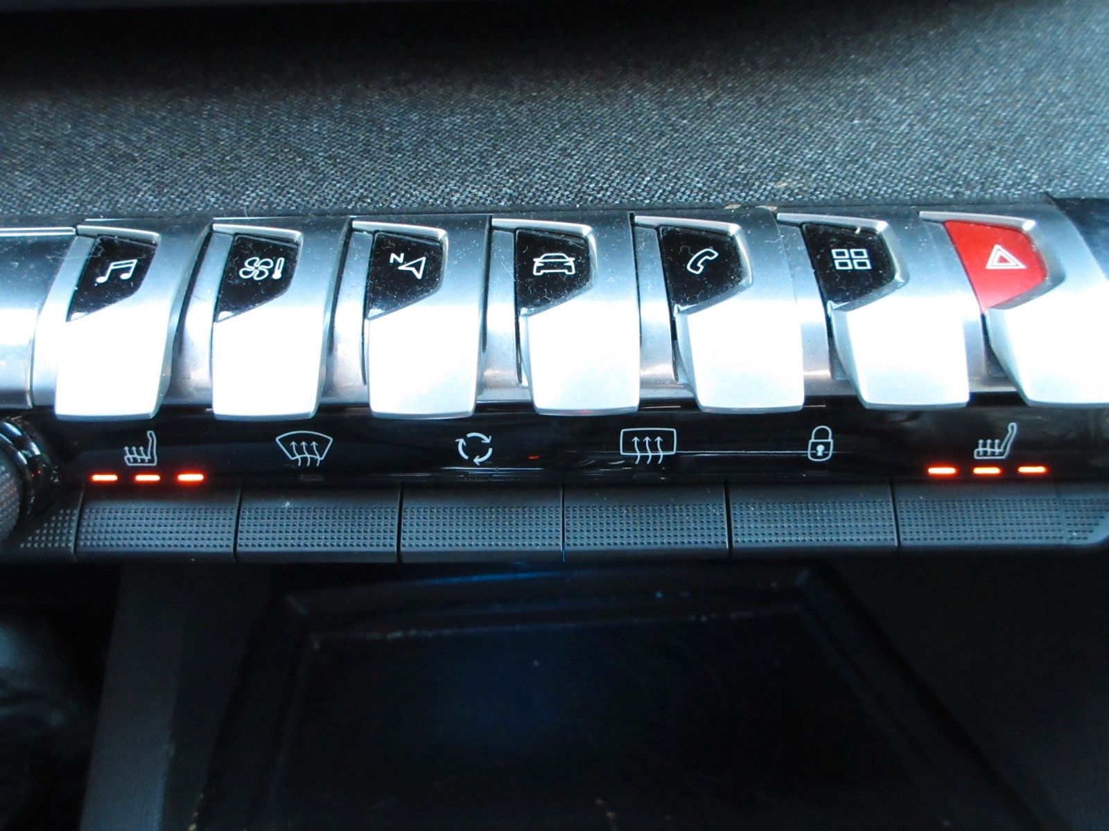 Fahrzeugabbildung Peugeot 5008 GT-LINE 1.5D LED/SHZ/VOLLLEDER/360°CAM