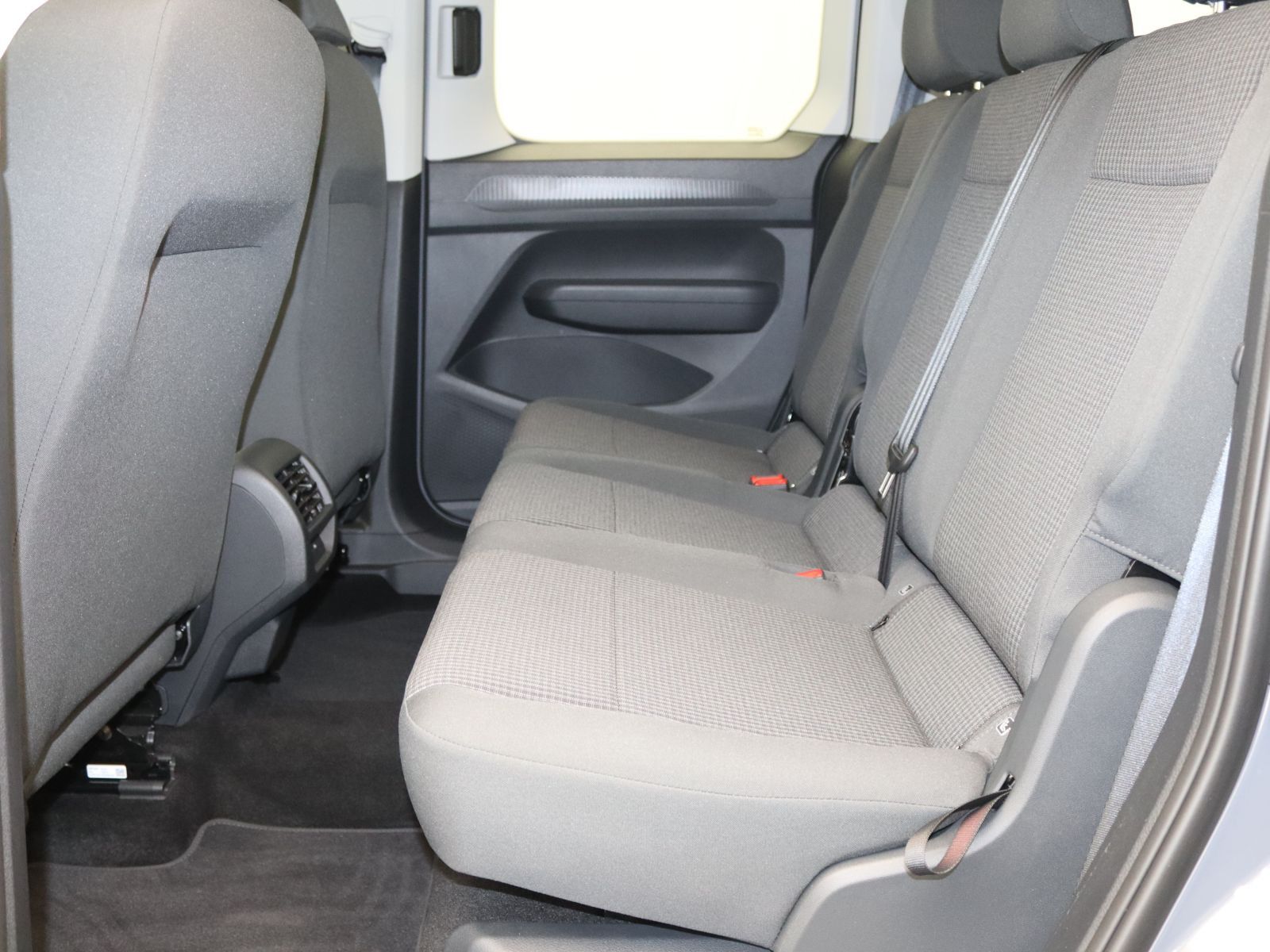 Volkswagen Caddy - Bild 15