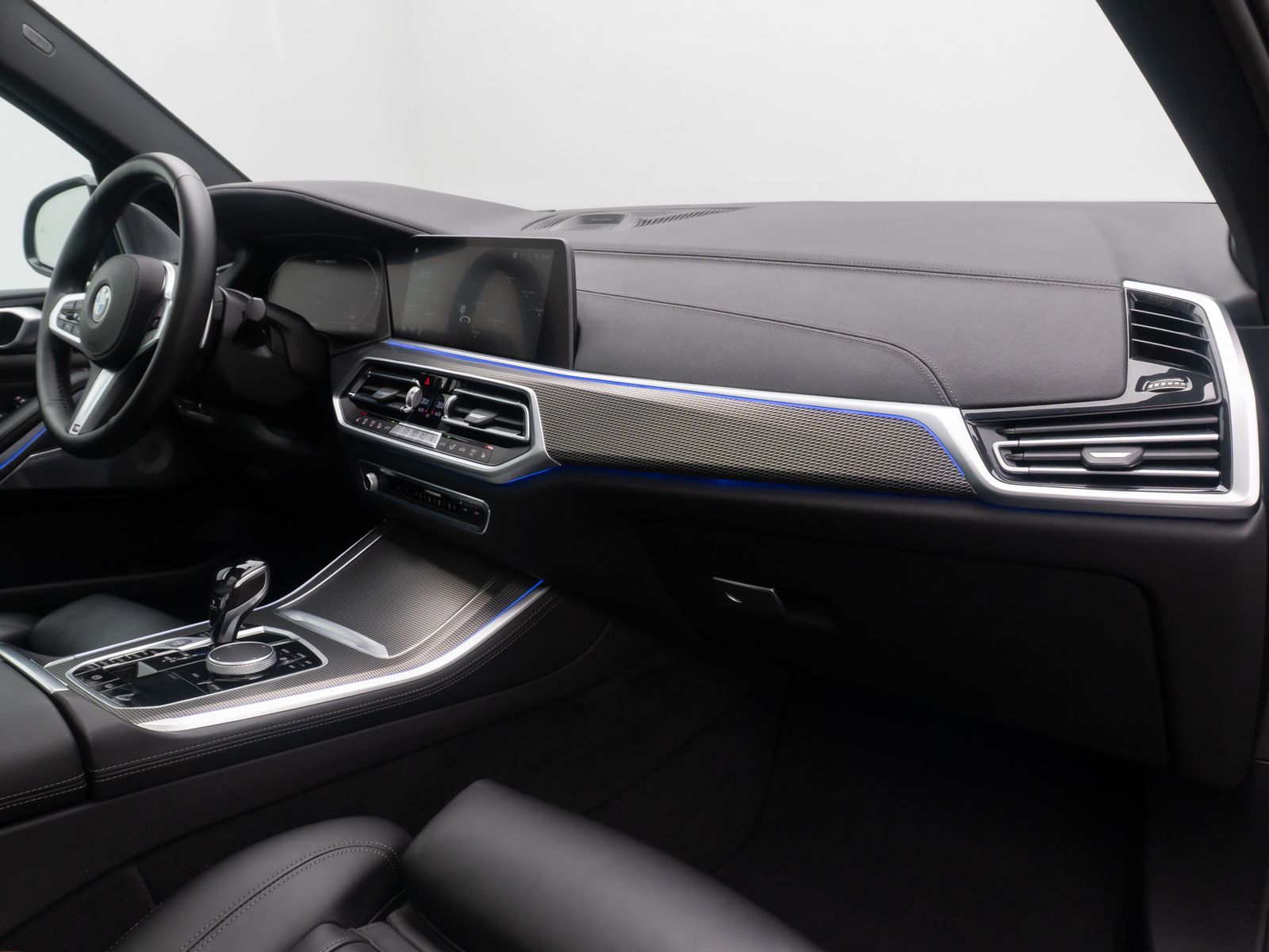 Fahrzeugabbildung BMW X5 M50i B&W Individual 360°HUD DAB Panorama Voll