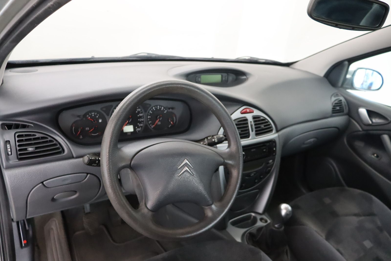Fahrzeugabbildung Citroën C5 2.0 16V * Klimaautom. * PDC