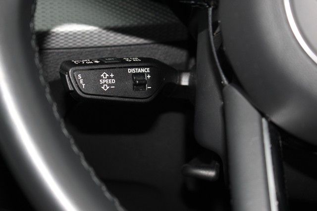 Q2 35 TFSI S line S-tronic AHK Navi