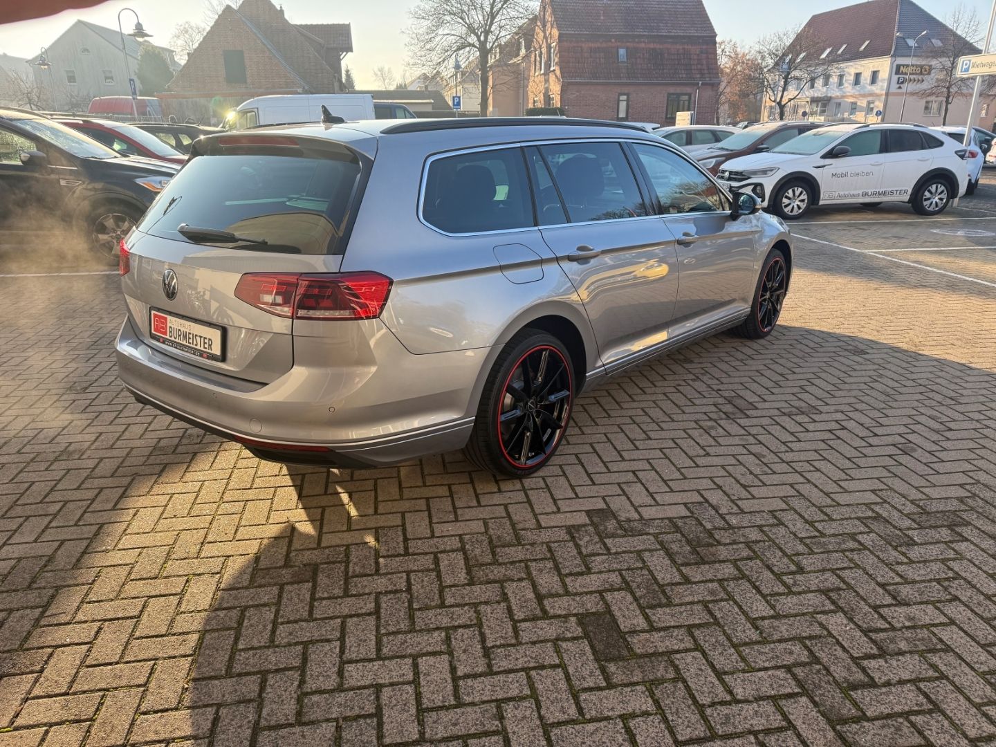 VW Passat Business AHK Navi LED ACC SHZ CarPlay And - Image 6