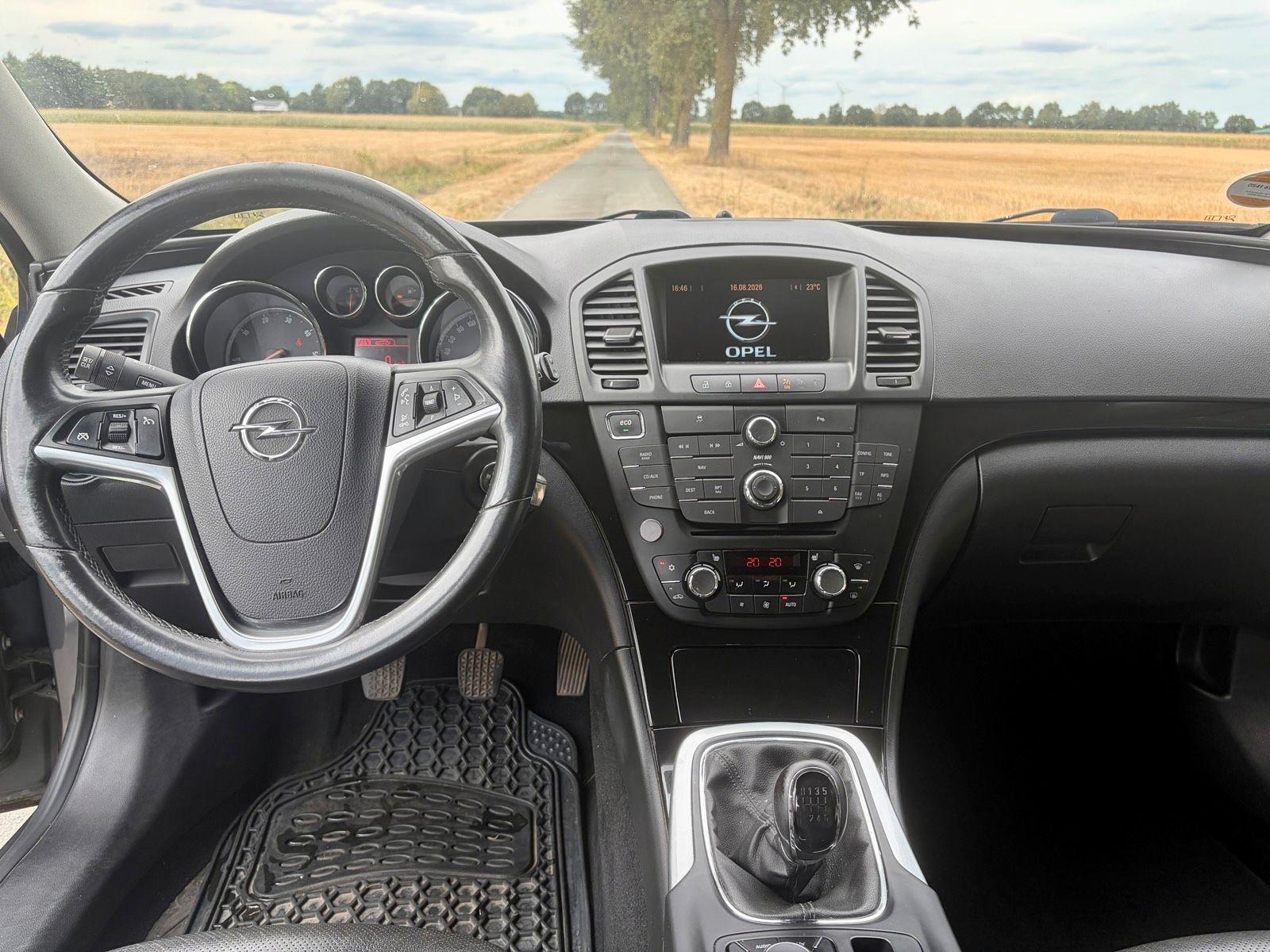 Opel Insignia 2012 — photo 9