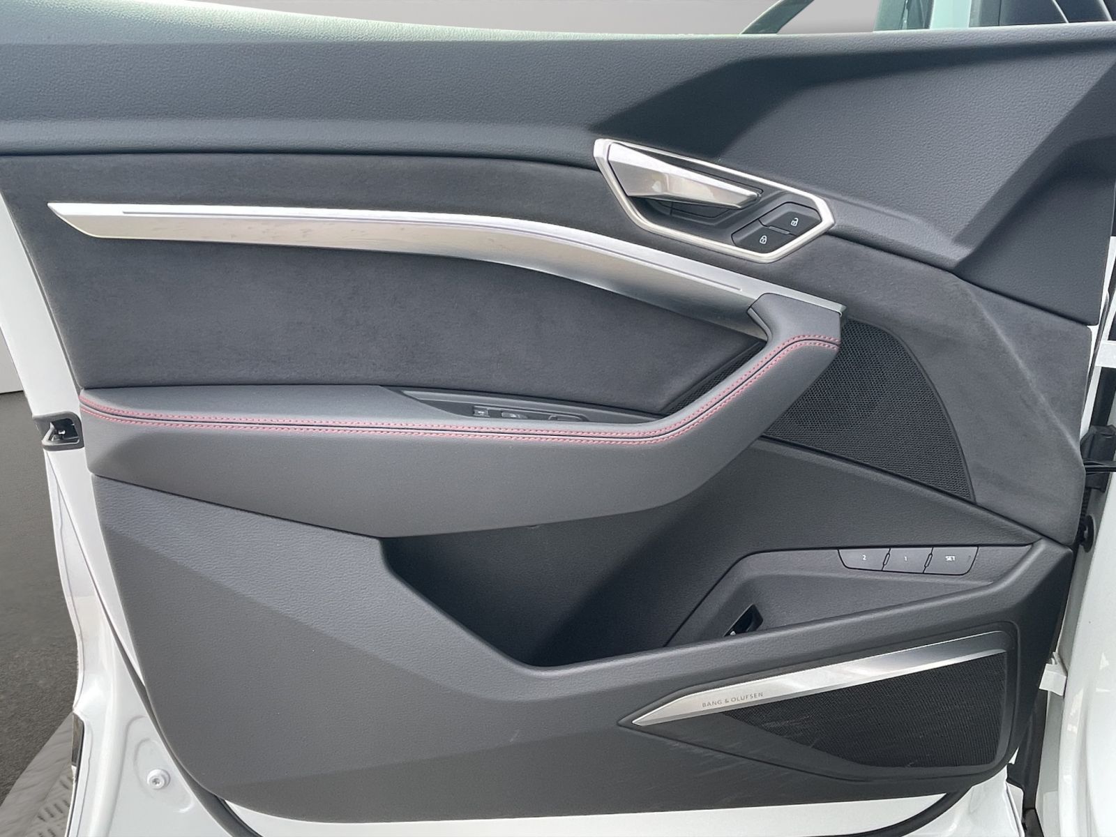 Audi SQ8 e-tron - Bild 15