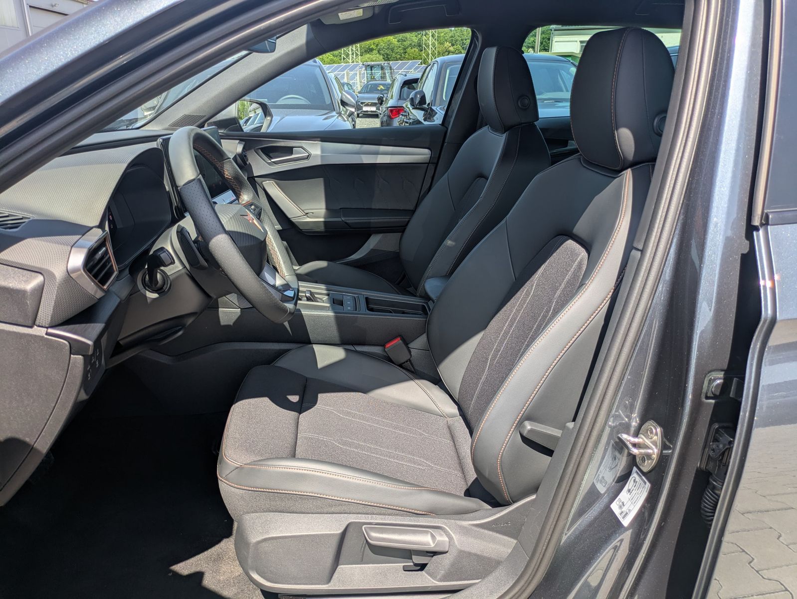 Fahrzeugabbildung CUPRA Leon 1.5 eTSI DSG MATRIX-LED*ACC*APP*KAMERA*18"