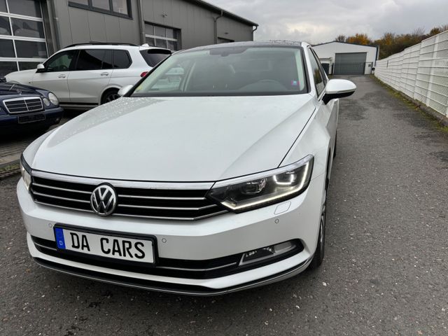 Volkswagen Passat 2.0 TDI Highline Navi+Camera/Panorama/ACC