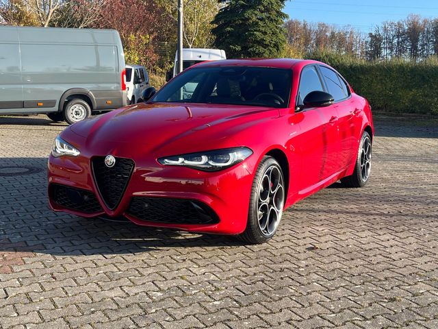 Alfa Romeo Giulia Veloce Q4 / Klima, RFK, Navi, Matrix-LED,