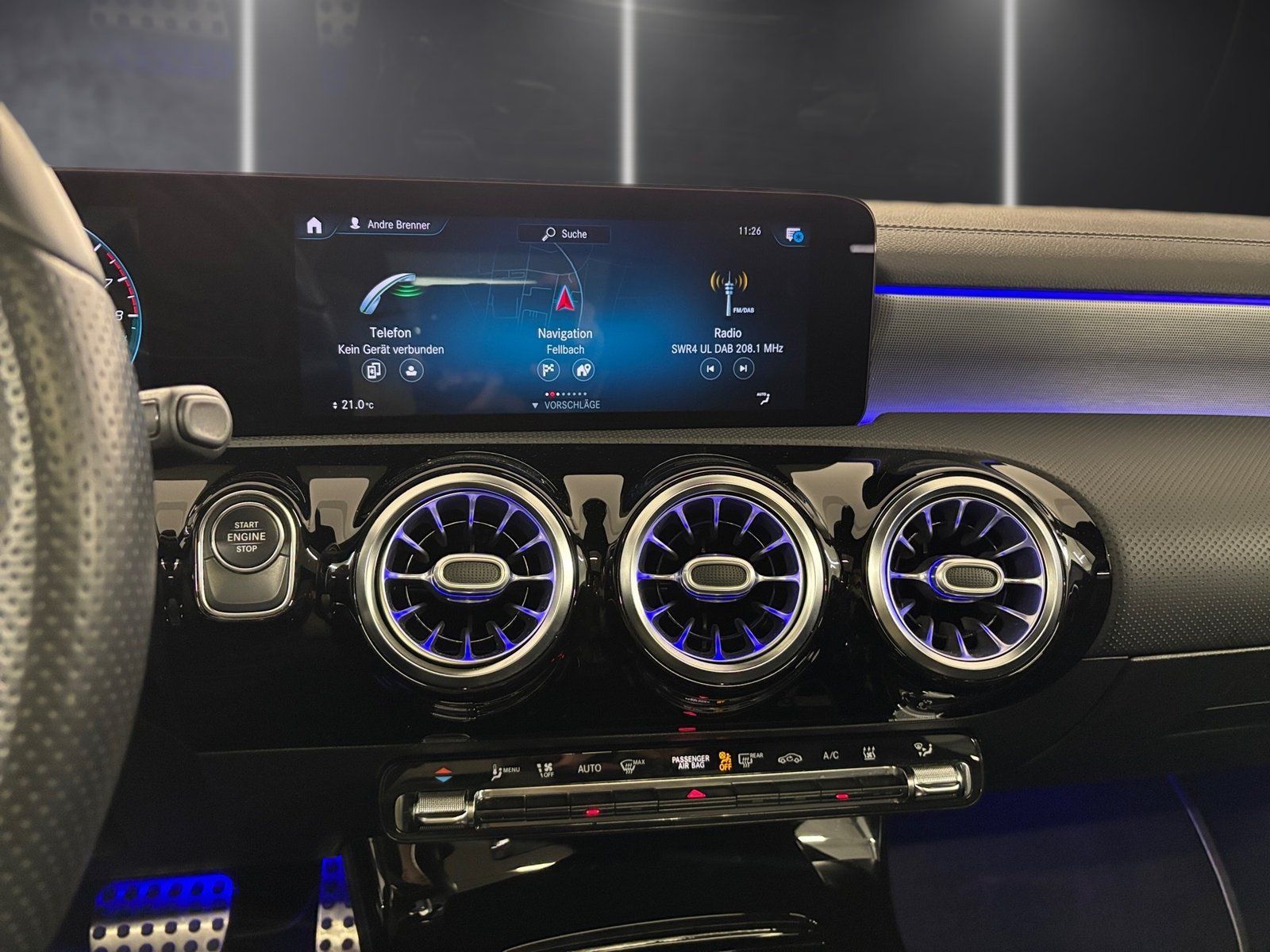 Fahrzeugabbildung Mercedes-Benz A 250 e AMG*Distronic*Panorama*AHK*Burmester*LED