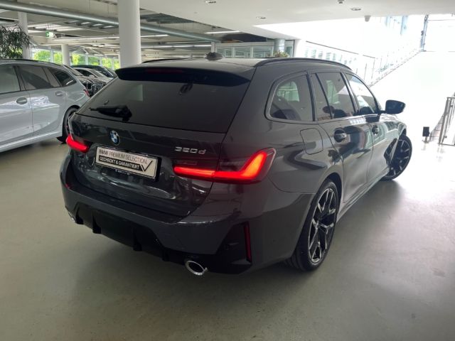 BMW 320 d Touring M Sport 19'' Pano Comf. Innov. ACC foto 3