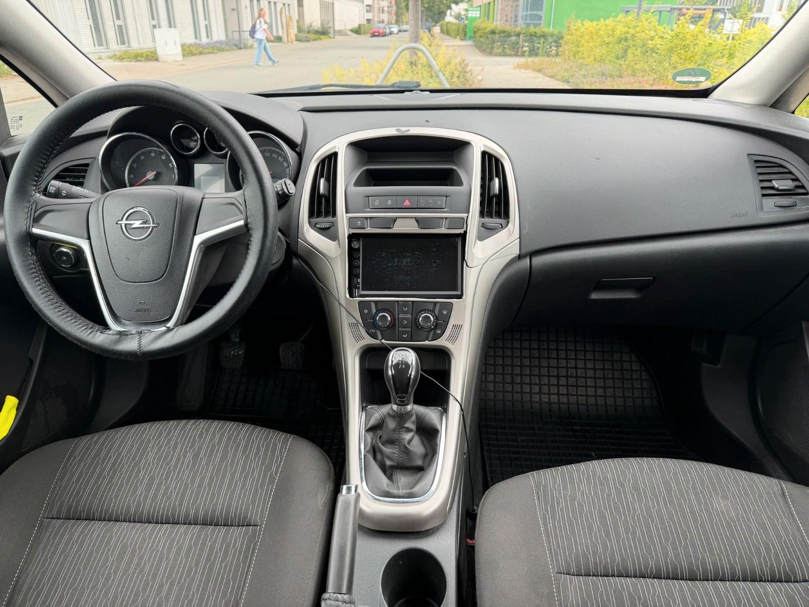 Opel Astra 2015 — photo 10