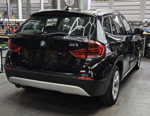 BMW X1 23 d xDrive Navi Bi-Xenon PDC