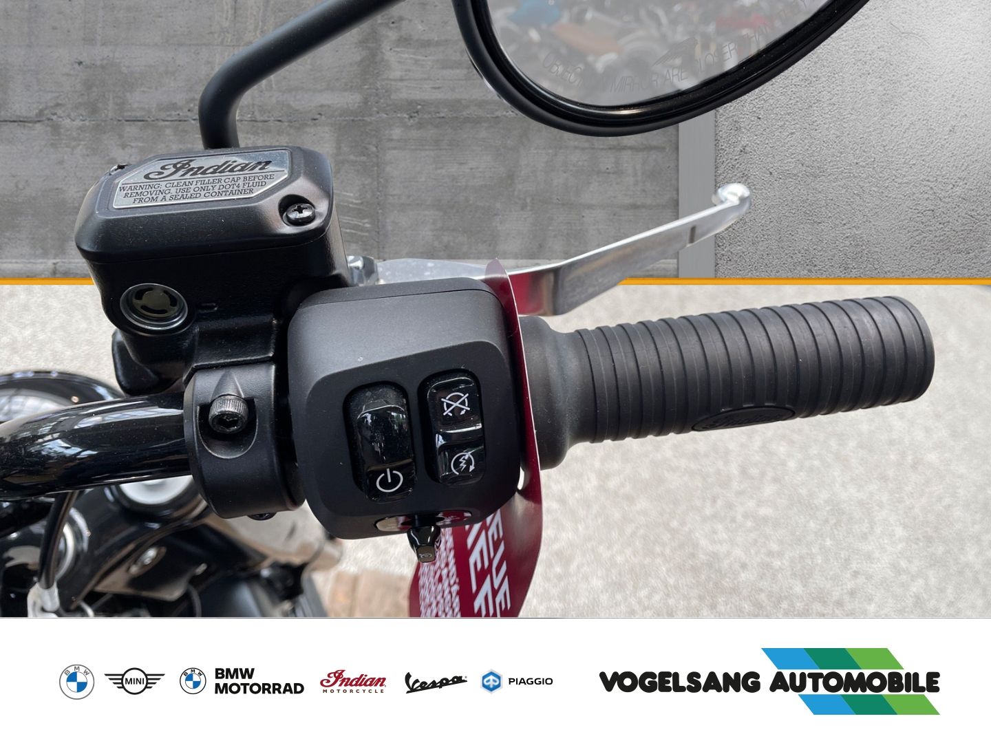 Fahrzeugabbildung Indian Chief Bobber Dark Horse, TFT-Display, Keyless-Ri