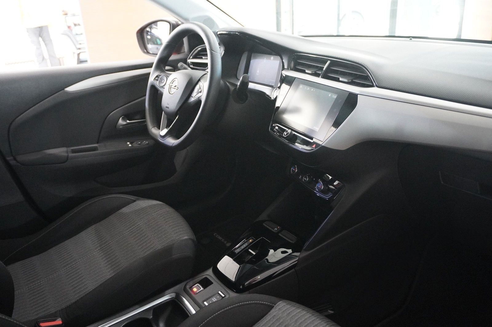 Fahrzeugabbildung Opel Corsa-e F EDITION 7KW NAVI/VIRT/DAB/TEMP/WÄRMEP