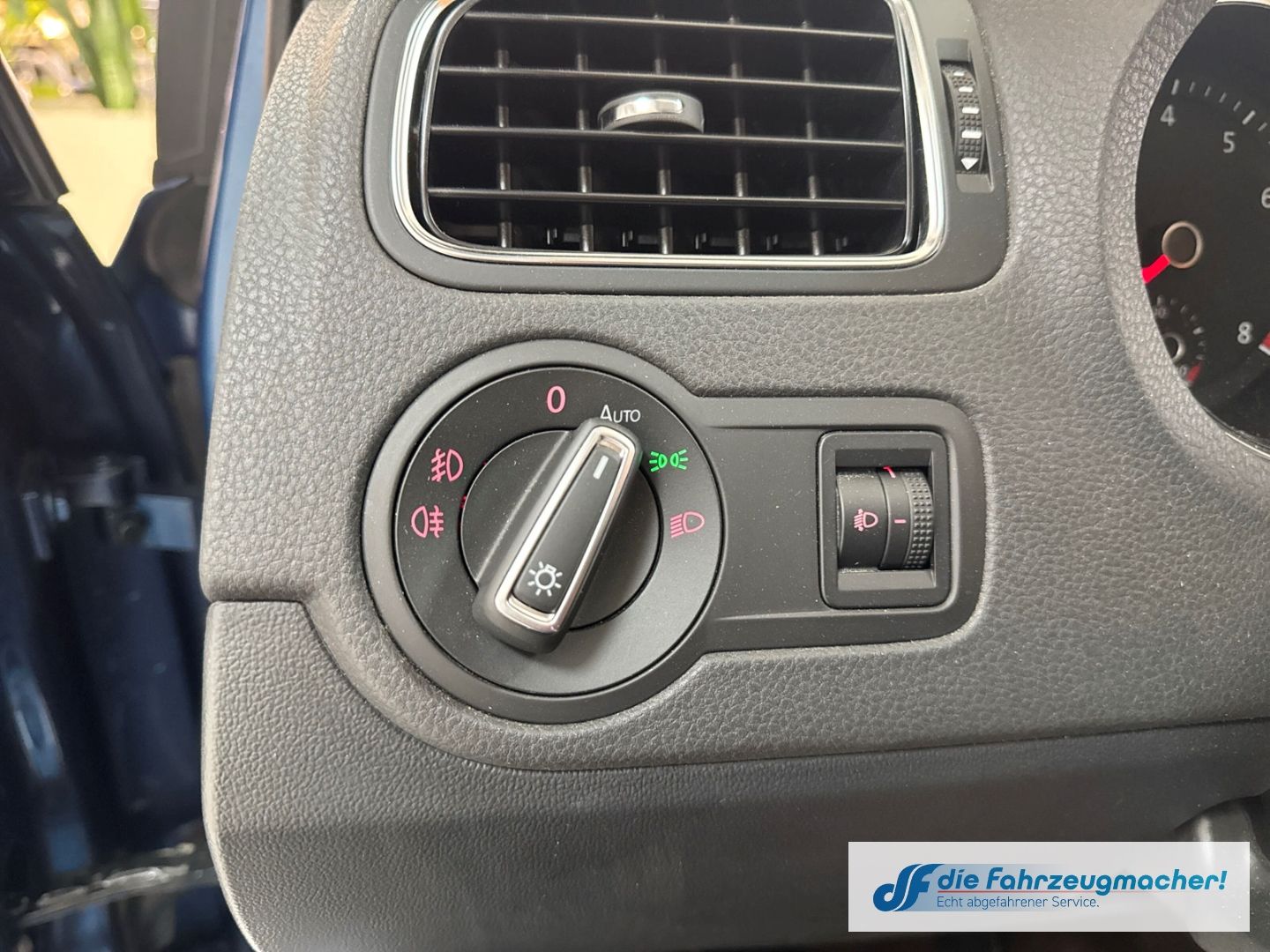Fahrzeugabbildung Volkswagen Polo V Lounge BMT Start-Stopp AHK-abnehmbar Navi