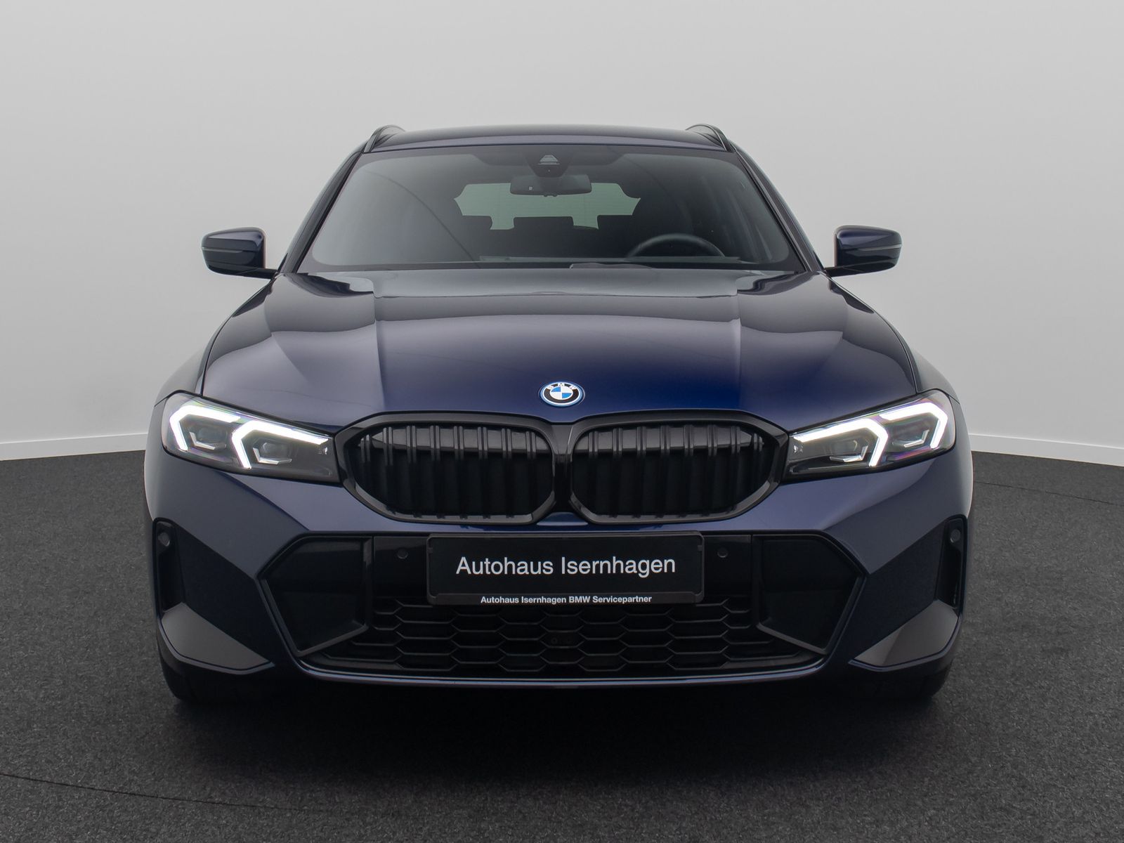 Fahrzeugabbildung BMW 330e xD M Sport H/K AHK HUD Kamera DAB Komfort