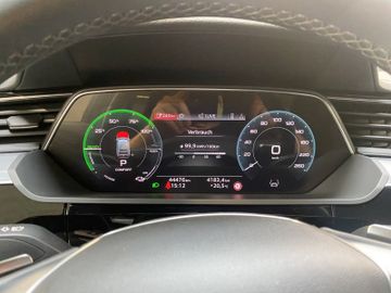 Audi Q8 e-tron - 12