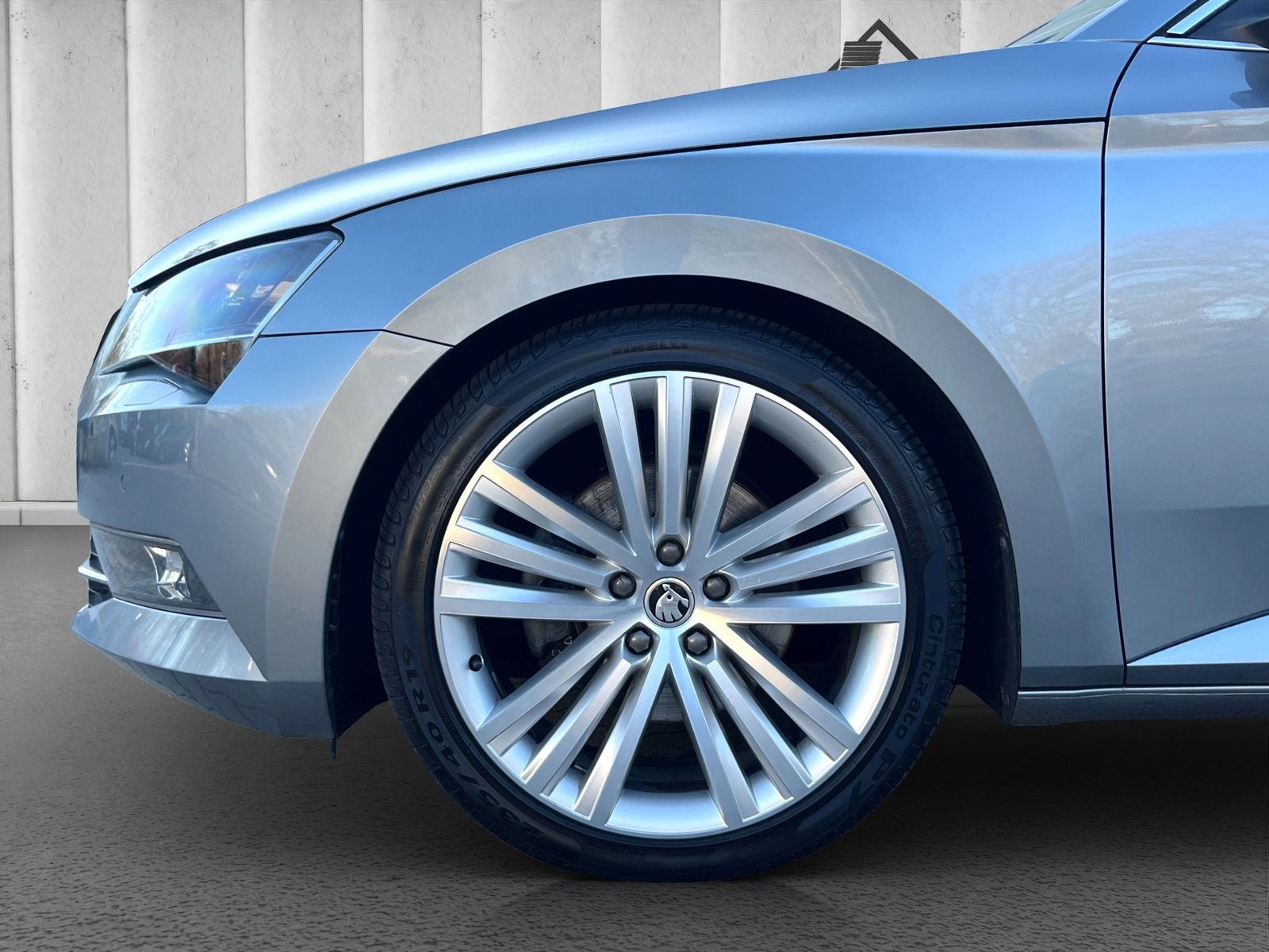 Fahrzeugabbildung SKODA Superb 2.0 TDI*DSG*SHZ*PDC*AHK*Navi*Leder*