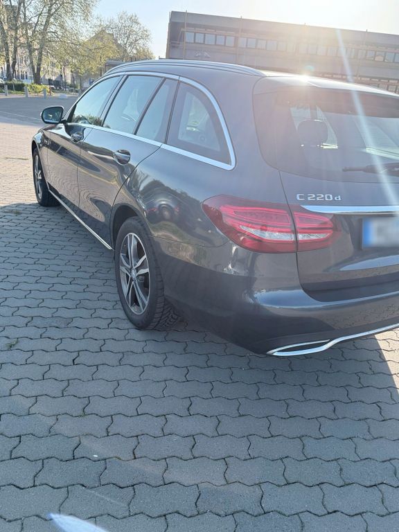 Image of Mercedes-Benz C 220
