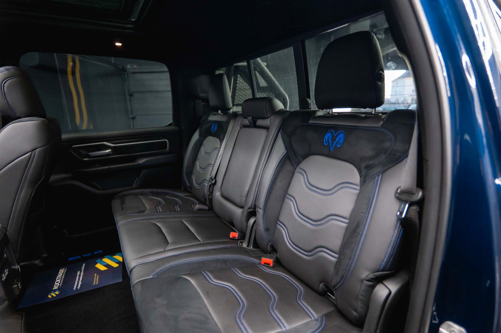 Fahrzeugabbildung Dodge RAM 5.7 V8 HEMI 4x4 NIGHT *Pano*LED* Unfallfrei