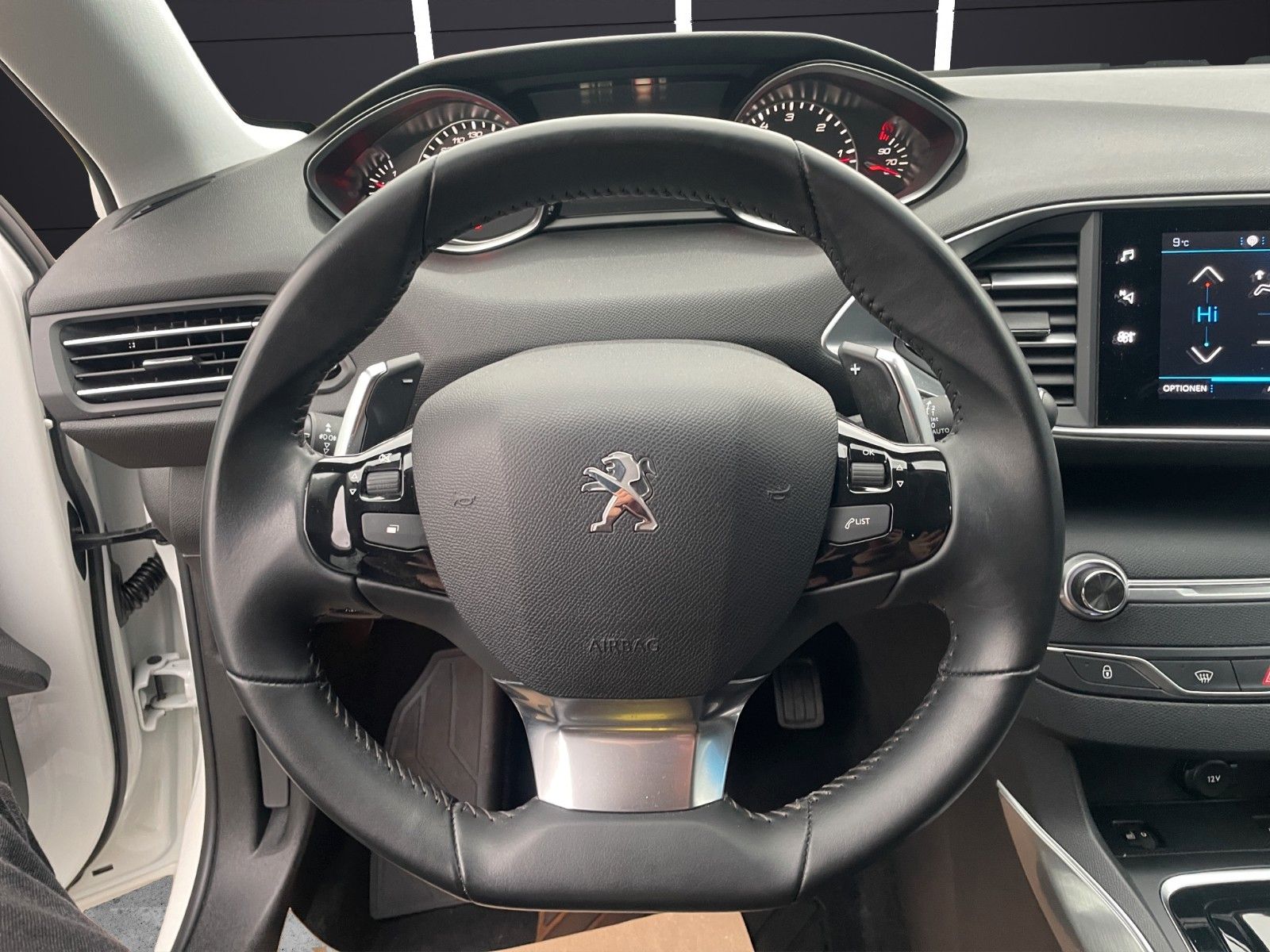 Fahrzeugabbildung Peugeot 308 SW Allure Pack*AHK*Kamera*Ambiente*Navi*