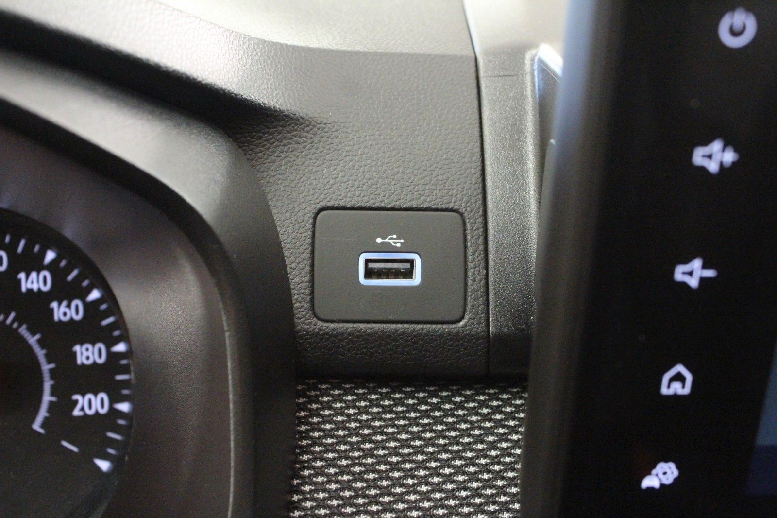 Fahrzeugabbildung Dacia Sandero TCe 90 auto Journey *Komfort-Paket*Sitzh