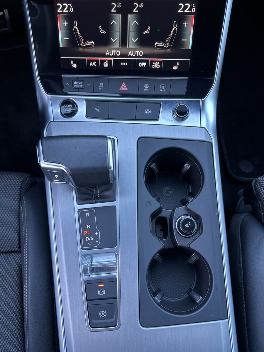 Fahrzeugabbildung Audi A6 Avant 50 TFSI e Qu S-Line NAV+LED+VCOCK+20ZO
