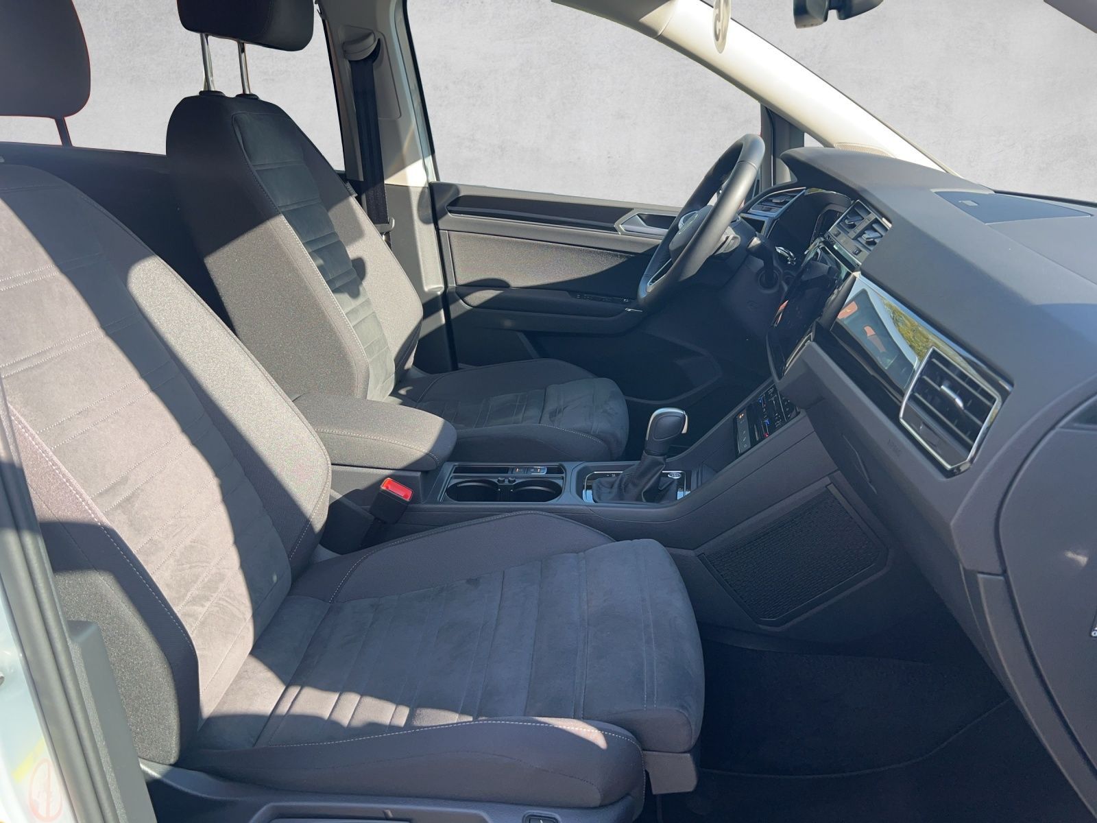 Touran Highline 1.5 TSI DSG AHK*Navi*ACC*Standhz