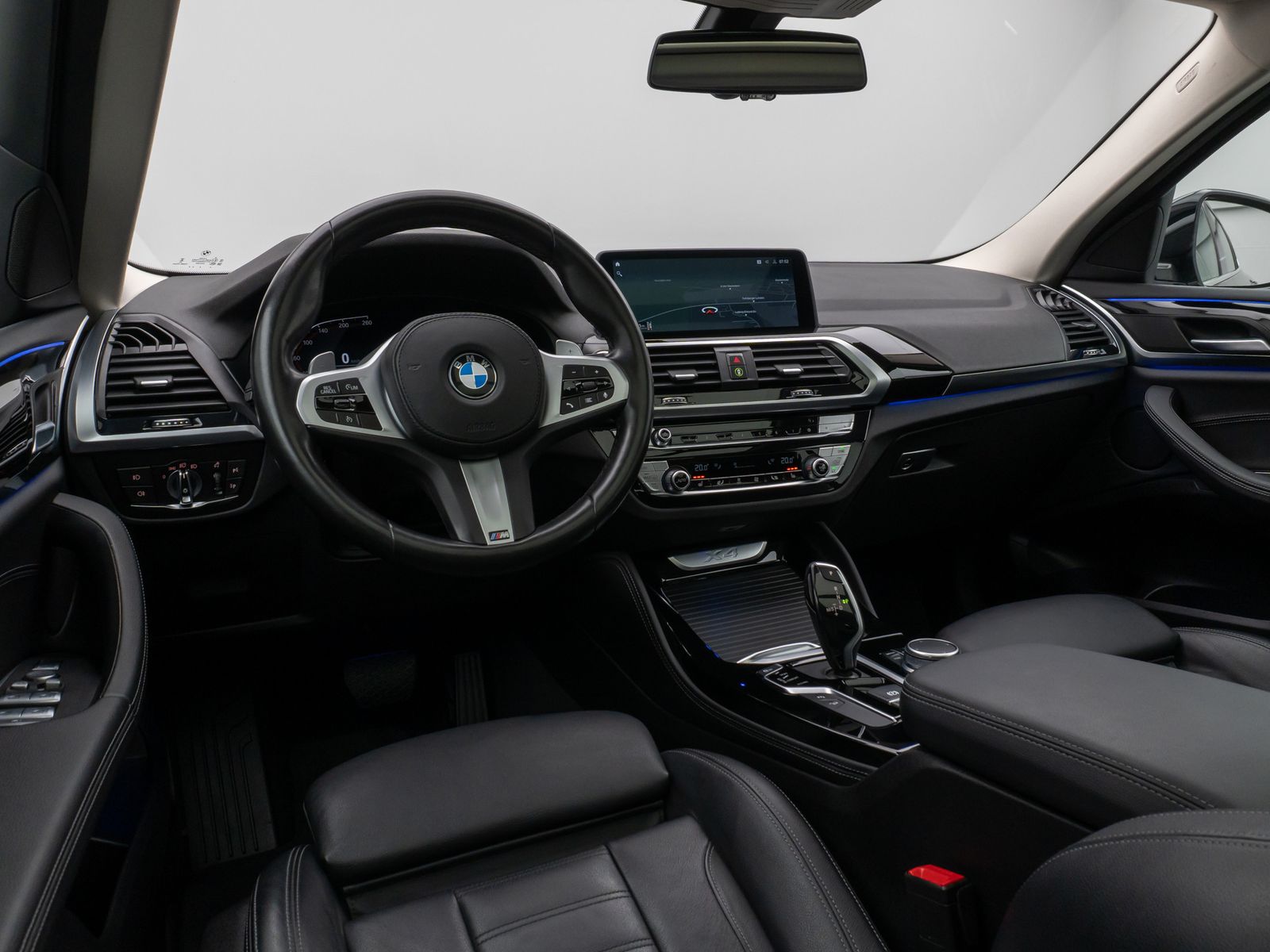 Fahrzeugabbildung BMW X4 xD30i xLine Panorama Kamera HUD DAB HiFi AHK