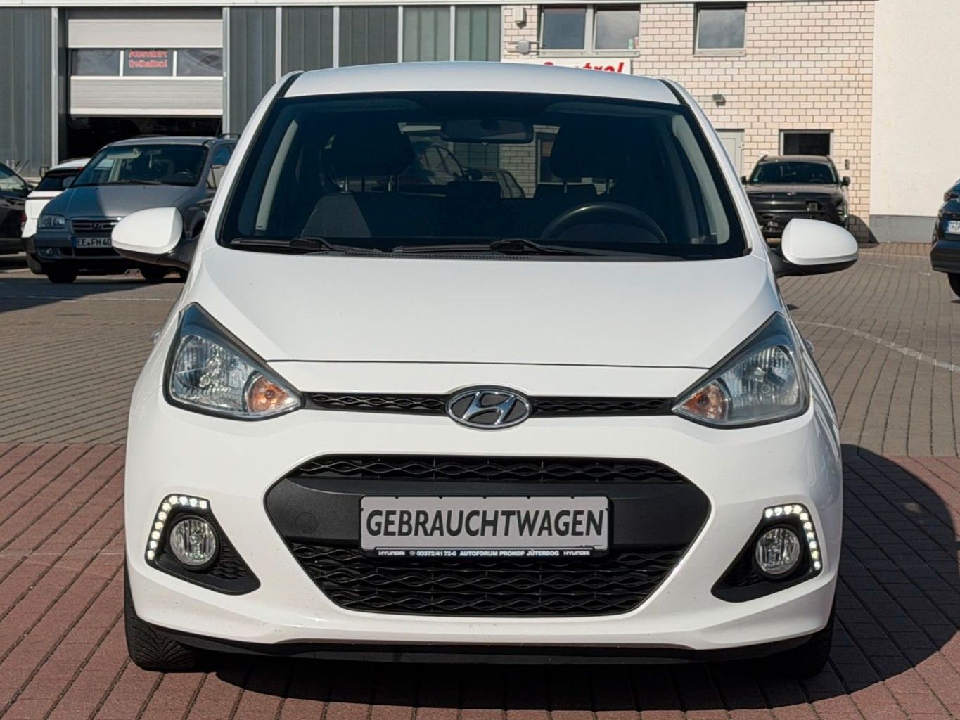 Fahrzeugabbildung Hyundai i10 1.0 Passion *Klima*Allwetter*Isofix*USB*AUX*