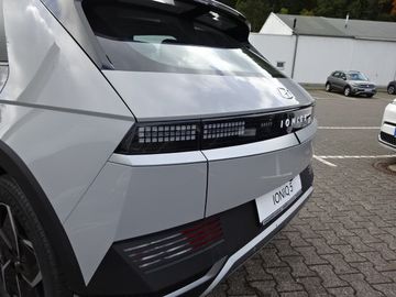 Fotografie 9 des Hyundai IONIQ 5 Elektro 58kWh MJ24*SHZ+WäPumpe*Alu19Zoll