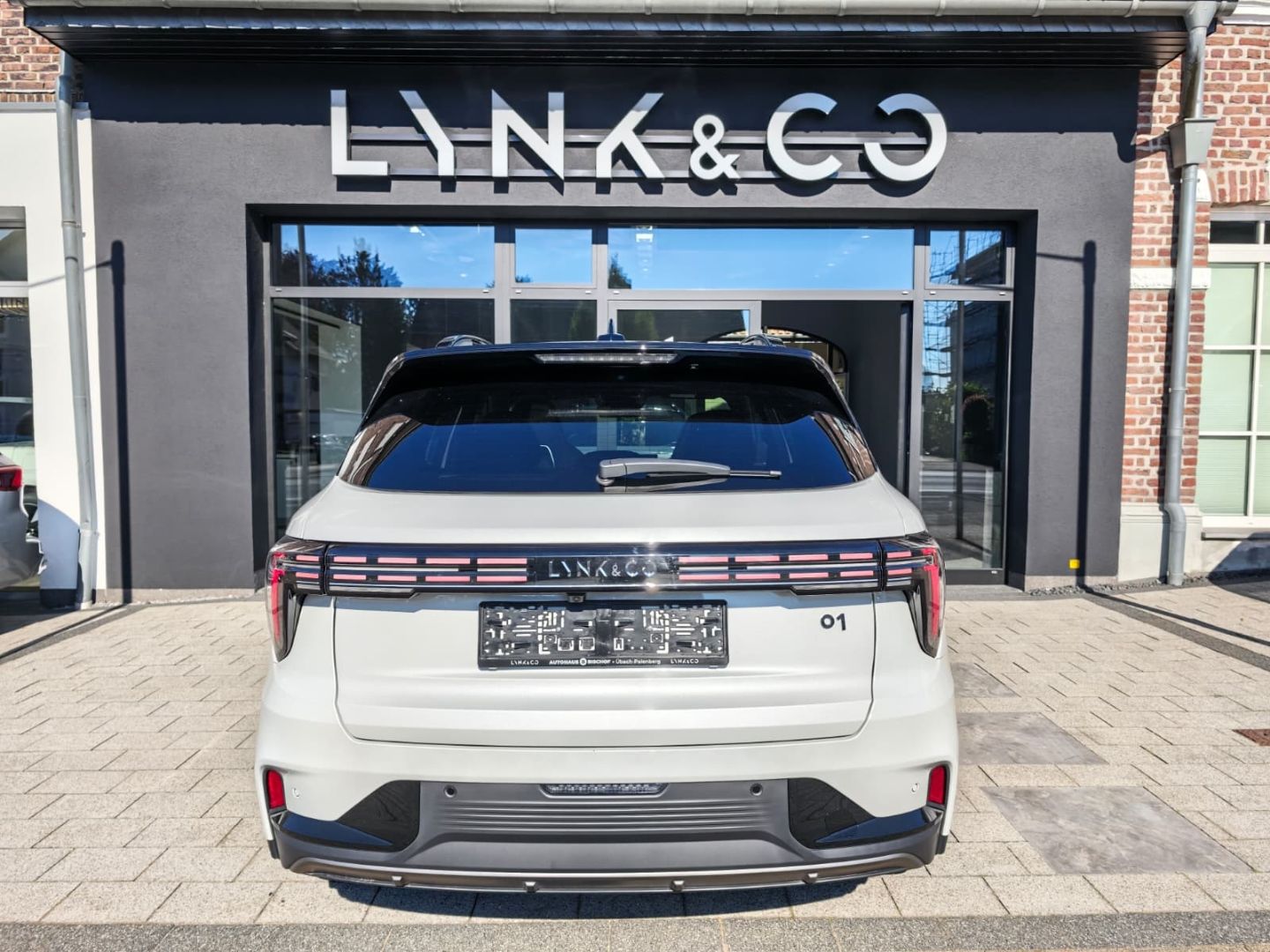 Lynk & Co 01