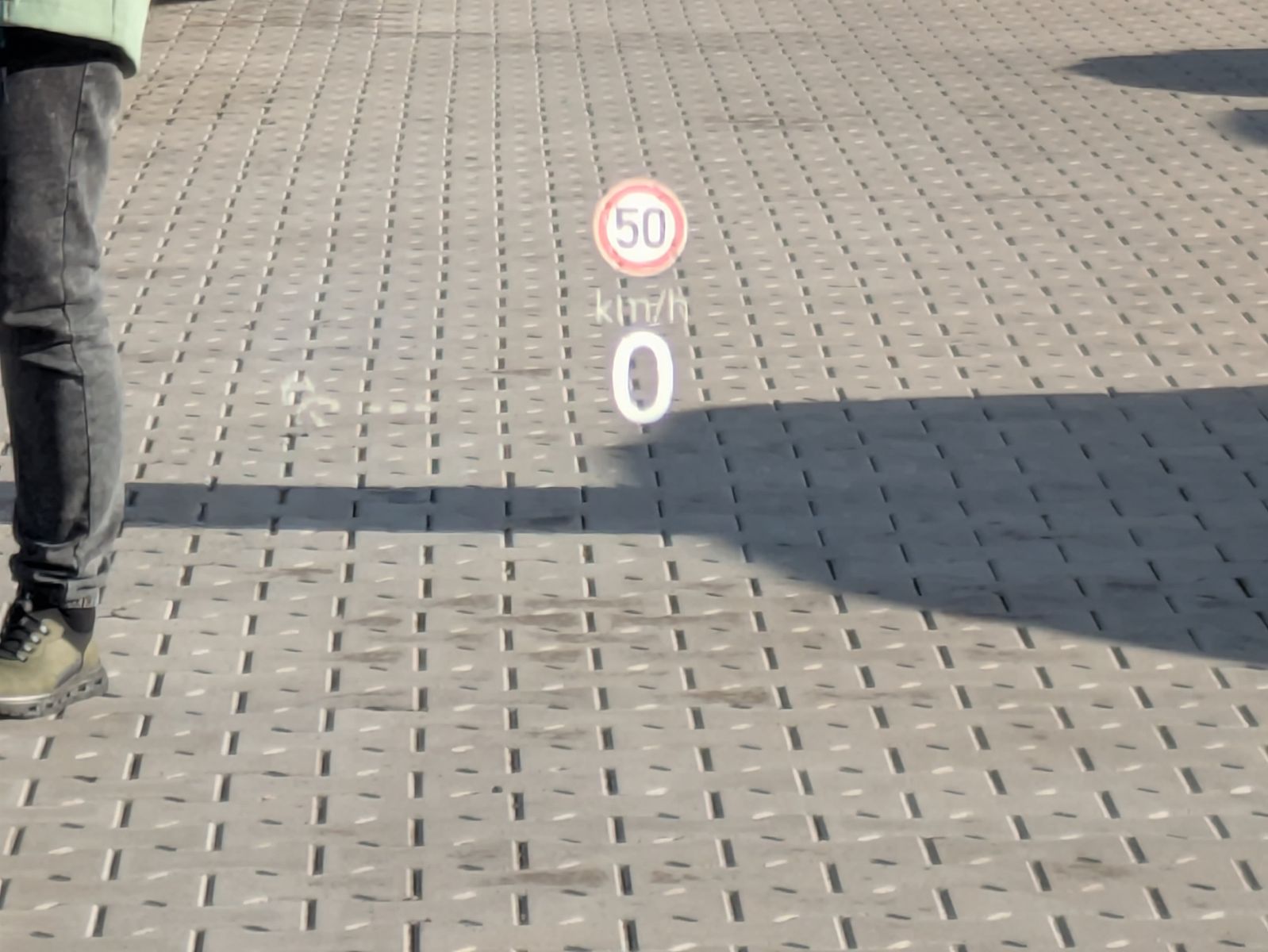 Fahrzeugabbildung Volkswagen Tiguan 2.0 TDI 4M R-Line PANO*H&K*AHK*MATRIX*20"