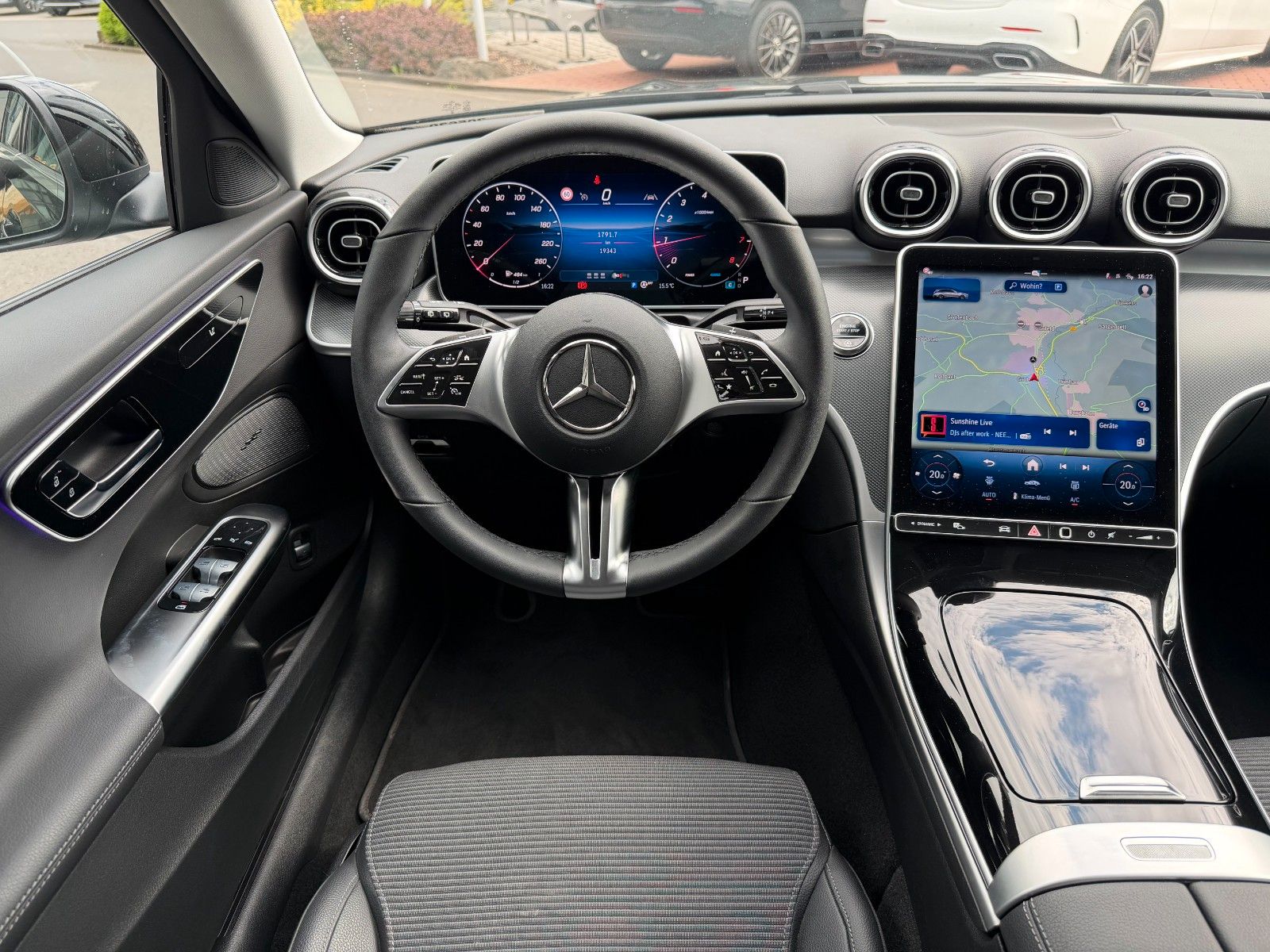 Fahrzeugabbildung Mercedes-Benz C 180 T Avantgarde AHK+TOTW+R-Kamera+DAB
