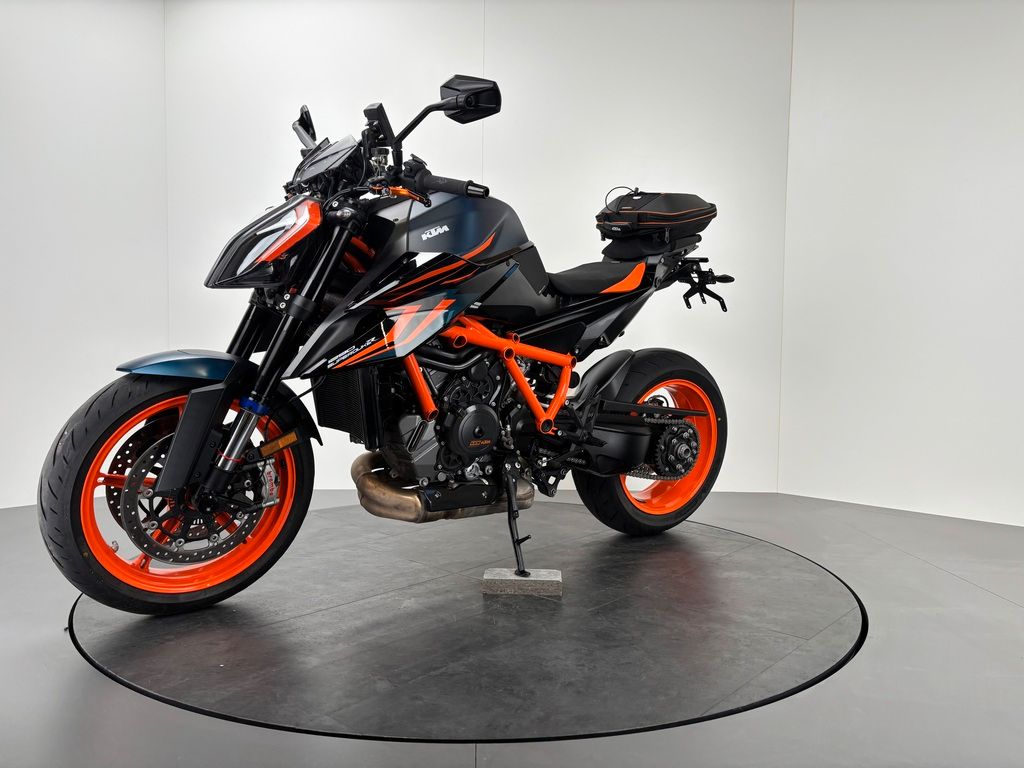 Fahrzeugabbildung KTM 1290 SUPER DUKE R EVO *TECHPACK *AKRA *POWERPART