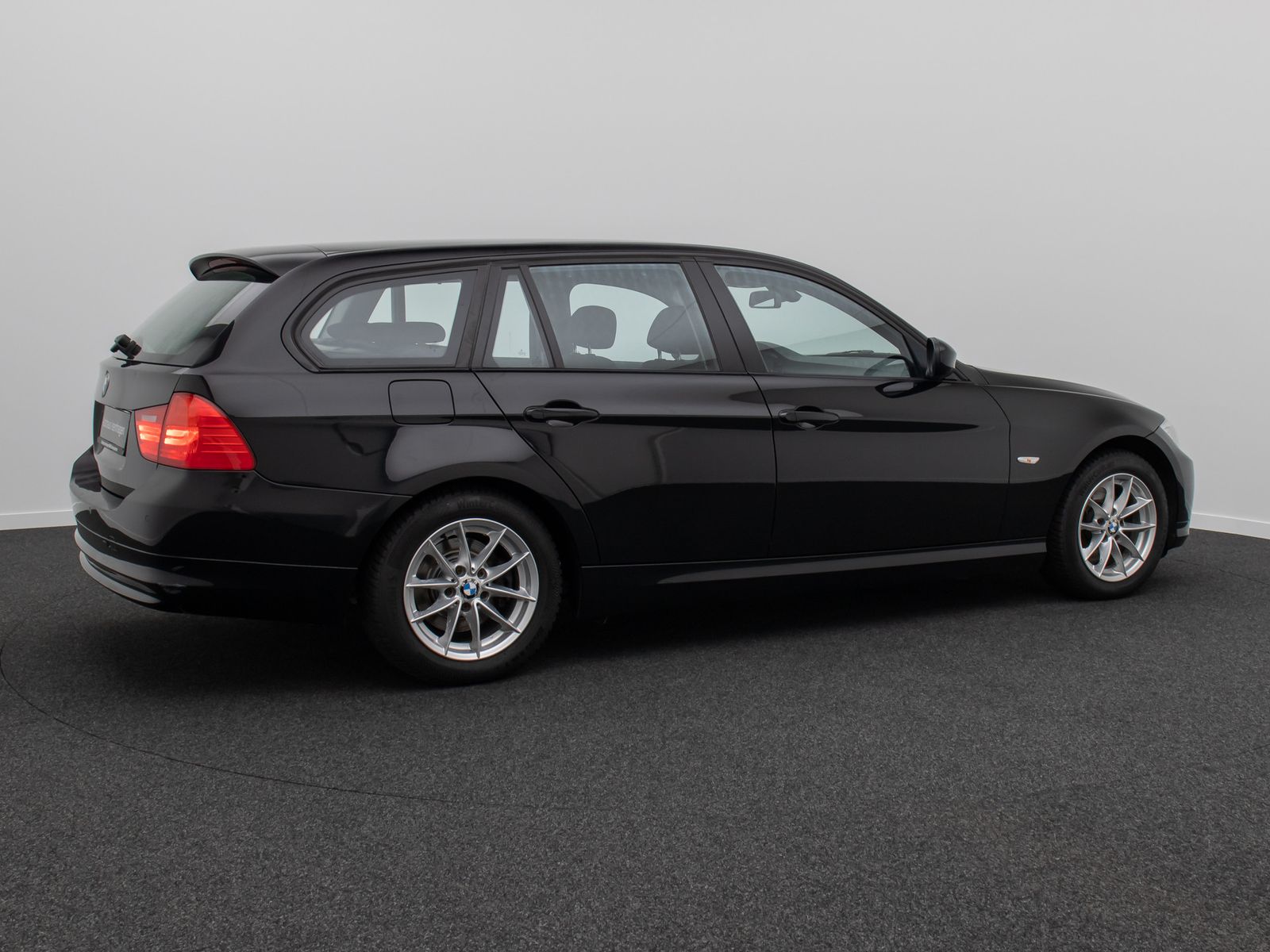 Fahrzeugabbildung BMW 318d GeschwindigReg PDC KlimaAut Freischprech