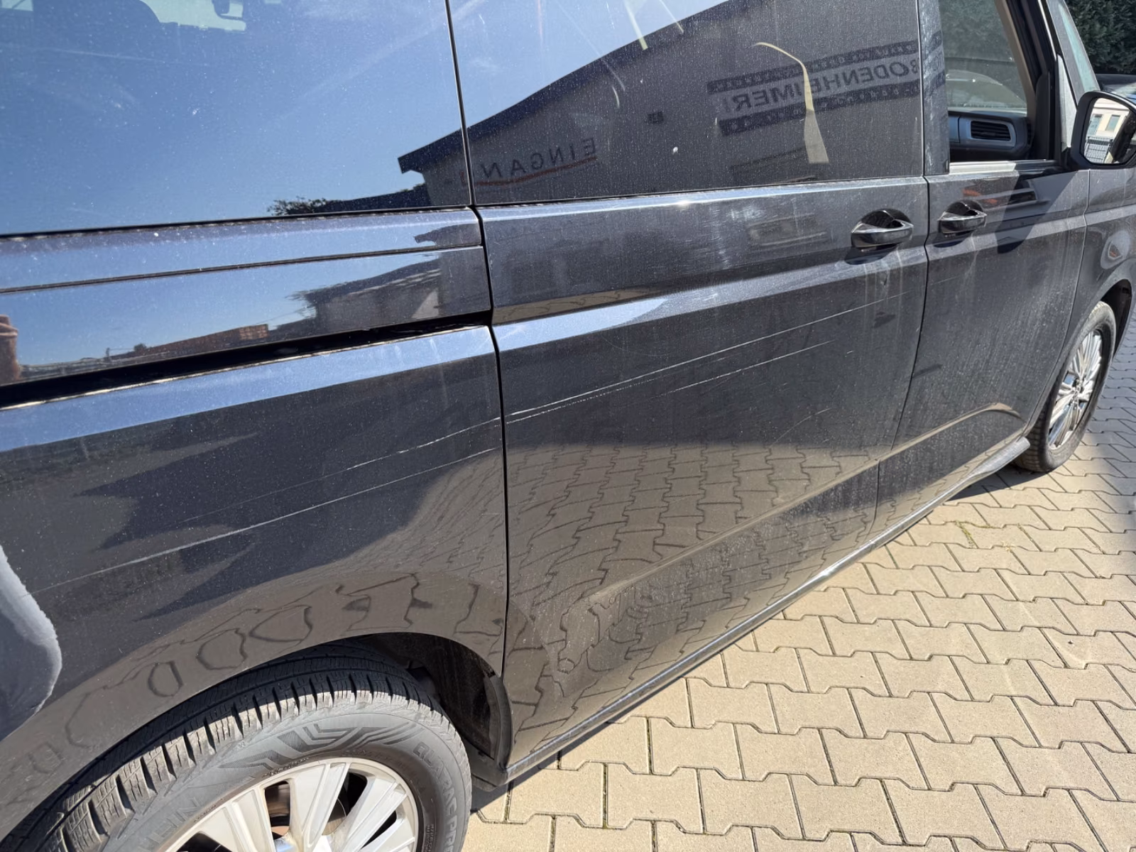 Volkswagen T7 Multivan 2.0 TDI MwSt DSG 6 Sitze AHK ACC LED, миниатюра 28