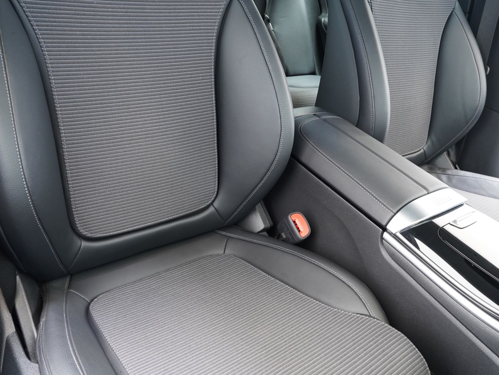 Fahrzeugabbildung Mercedes-Benz C 200 T d 2x Avantgarde LED/NAVI/MBUX/KAMERA