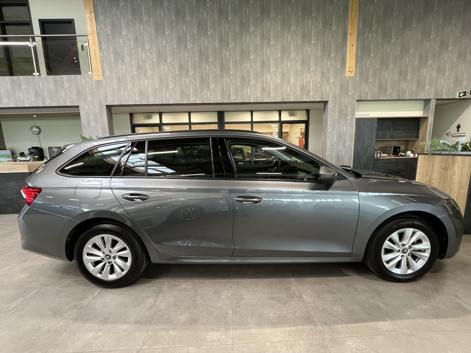 Skoda Octavia Combi TSI mHEV Selection Navi ACC 5JG imagem 2