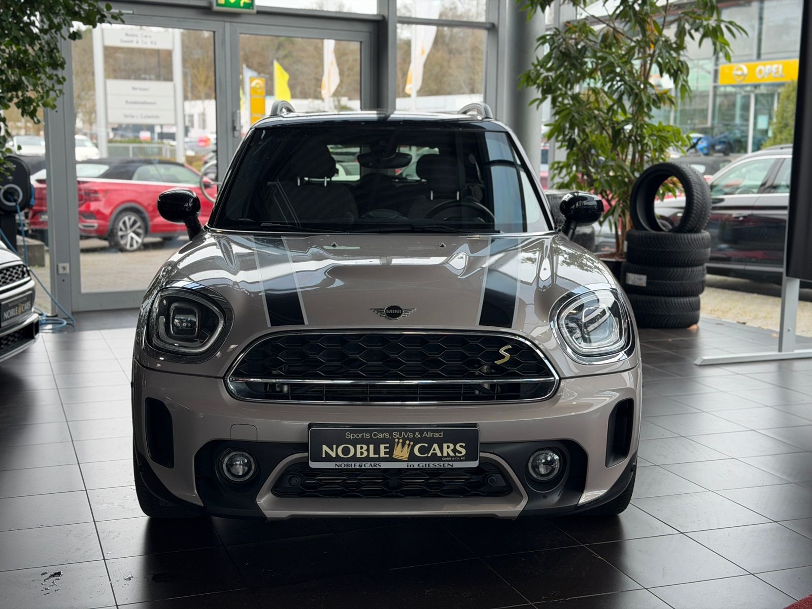 Fahrzeugabbildung MINI Countryman Cooper SE PHEV Classic Trim All4 PANO