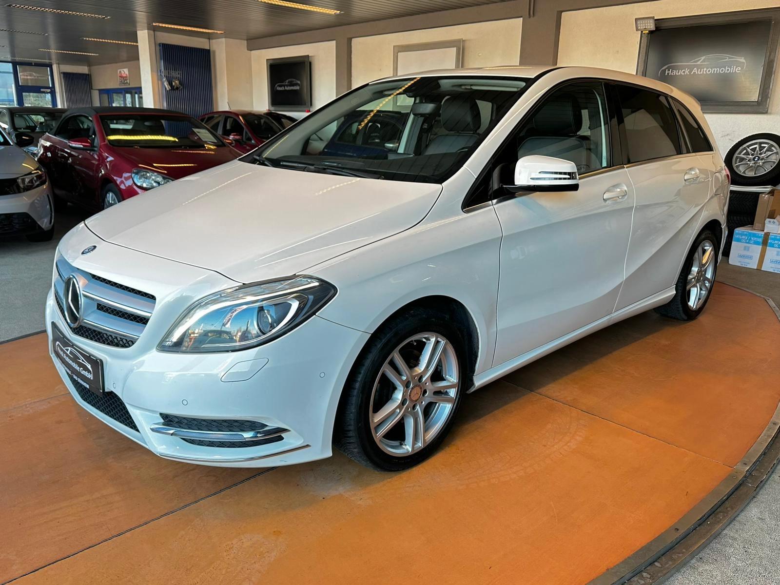 Mercedes-Benz B 180