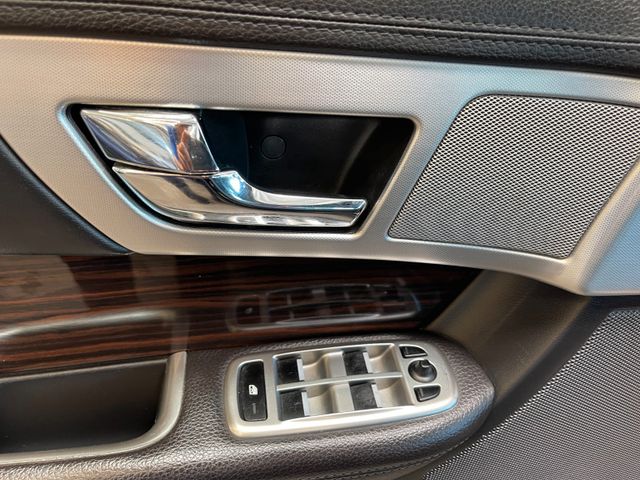 Jaguar XF 2.2 Diesel *LEDER*KAM*NAVI*PDC*SZHZ*XENON*